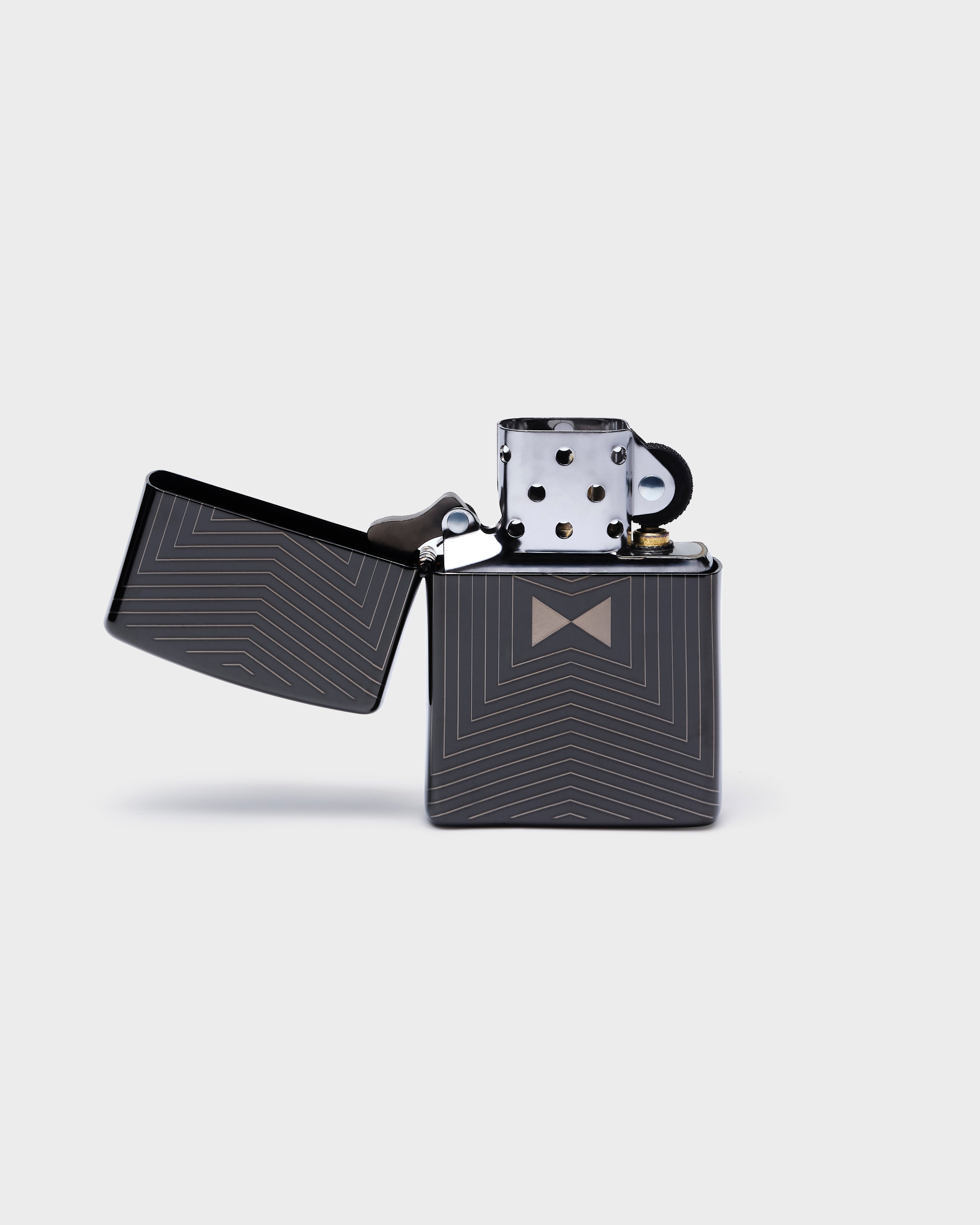 Fontainebleau Bowtie Motif Lighter in Ebony