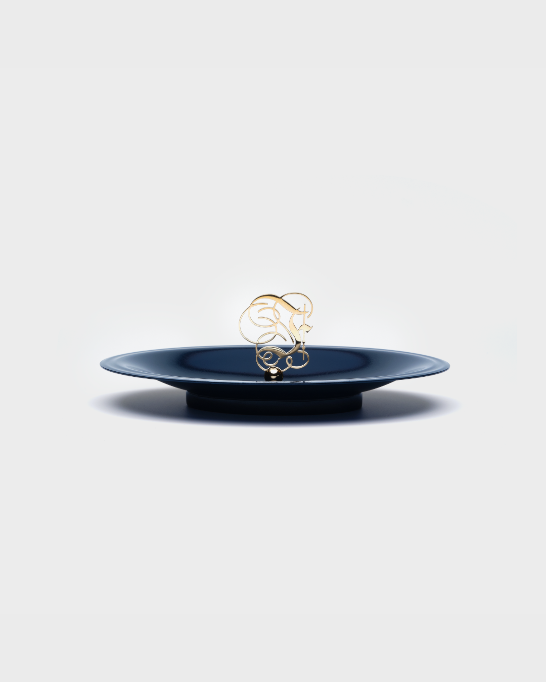Porcelain Catch-All Tray – Fontainebleau Crest
